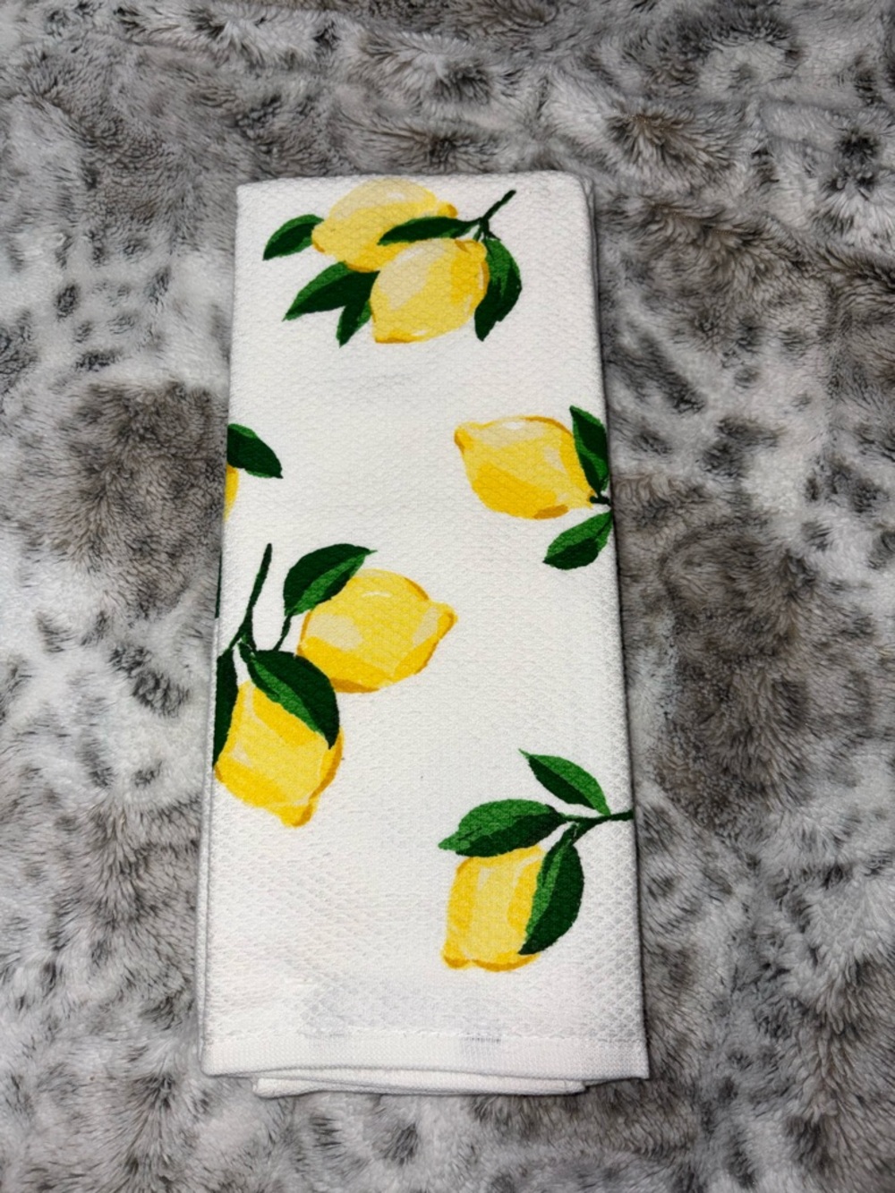 kate spade White & Yellow Lemon Print Kitchen Towels set of 2 - Picture 2 of 4